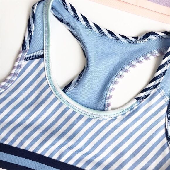 Old Navy sports bras  EUC XS(5T) - fits like 4T - Picture 3 of 3